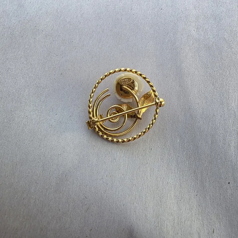 Vintage 1960s White Flower 12K GF pin Reiss CR Co Estate Jewelry 1‎ 1/2